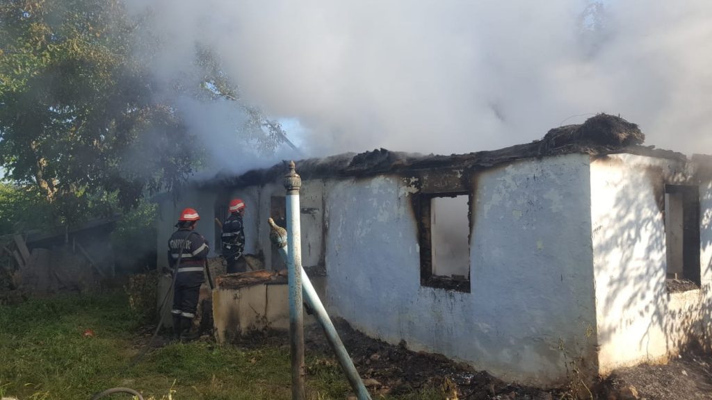 O femeie a murit carbonizată în urma unui incendiu la o mânăstire de maici din Slava Rusă