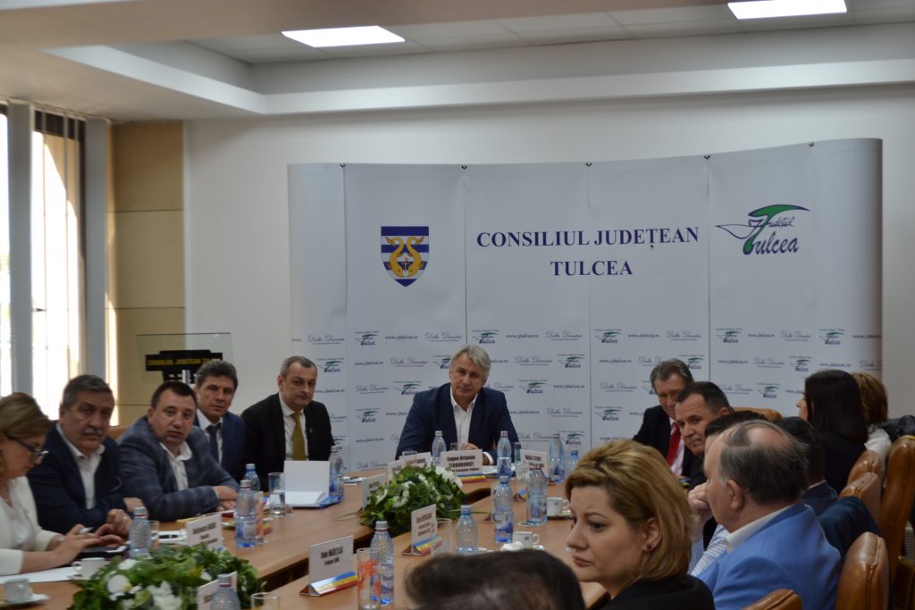 Ministrul Eugen Teodorovici la masa discuțiilor cu mediul de afaceri tulcean