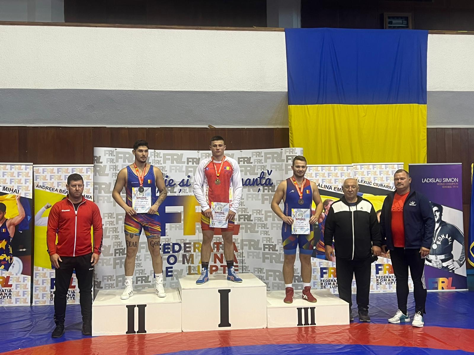 Luptători tulceni pe podium la Campionatul Naţional de Lupte de la Tg. Mureş